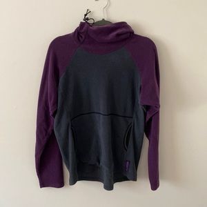 Mens Like New Melanzana hooded pullover.